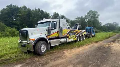 Heavy Duty Truck Recovery Detroit & Downriver